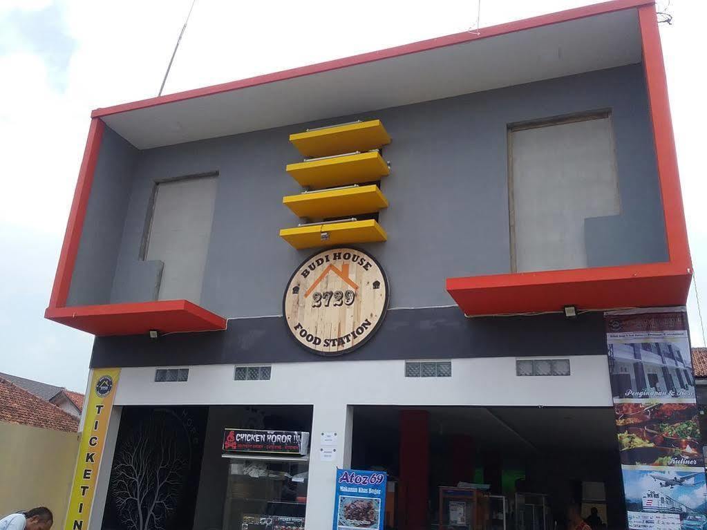 Budi House & Food Station Bandung Eksteriør bilde
